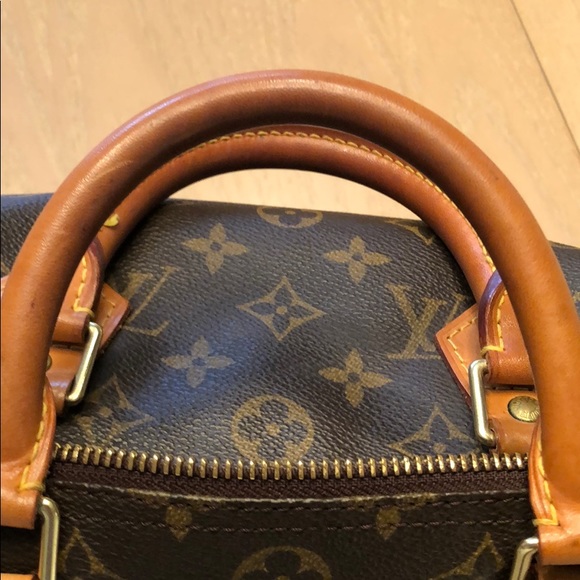 Authentic Louis Vuitton Monogram Speedy 25 - Picture 6 of 8